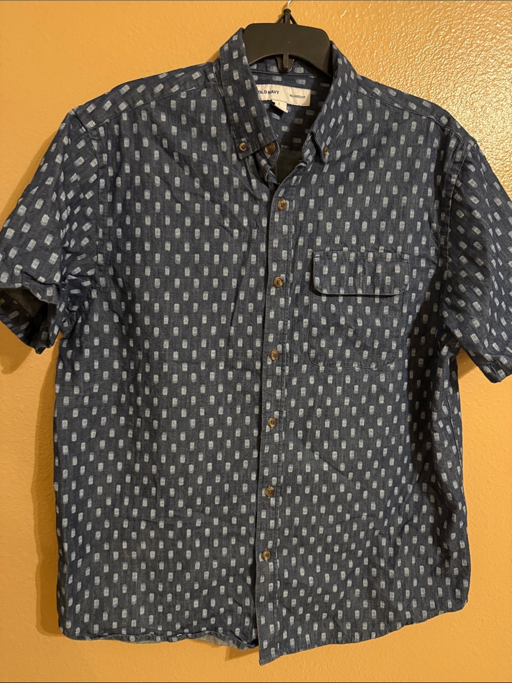 Old Navy Navy Blue Short-Sleeve Button-Down with Light Dot Pattern